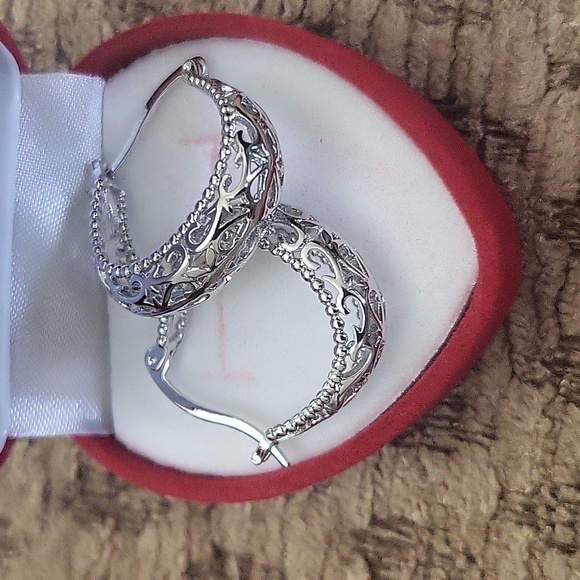 925sterling Silver Hoop Earrings - Picture 4 of 4